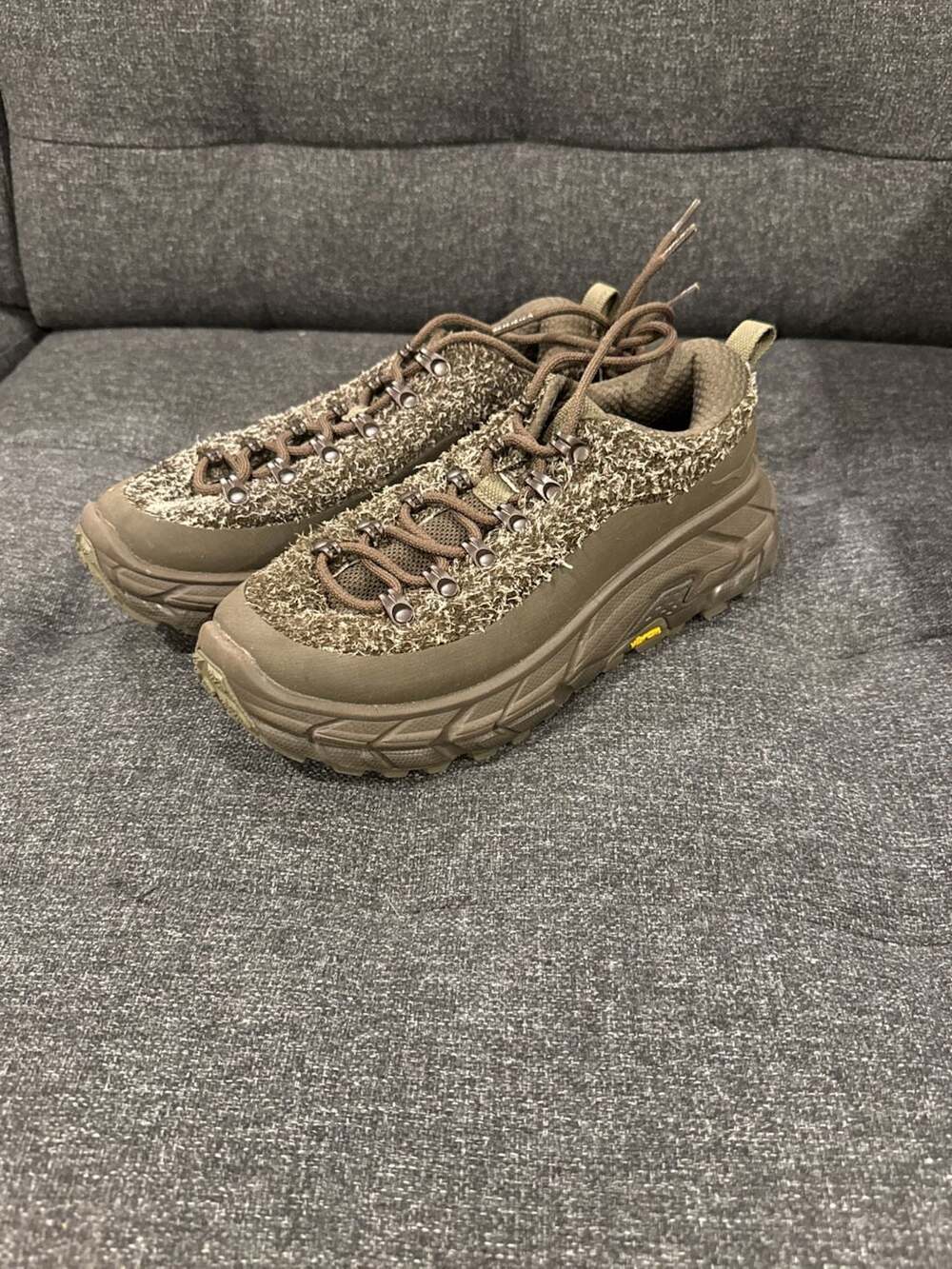 7.5W / 6.5M- HOKA Tor Summit TP Hiking Sneakers in Umber/Deep Umber